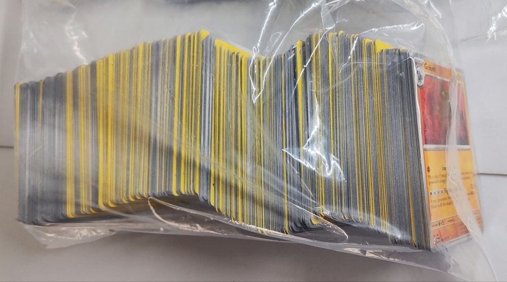 +3kg ou +2.000 Cartas Pokémon TCG (Várias Expansões)