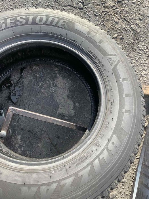 Шини 215/70 R15C пара Bridgestone 7мм, зима, 215 70 15C