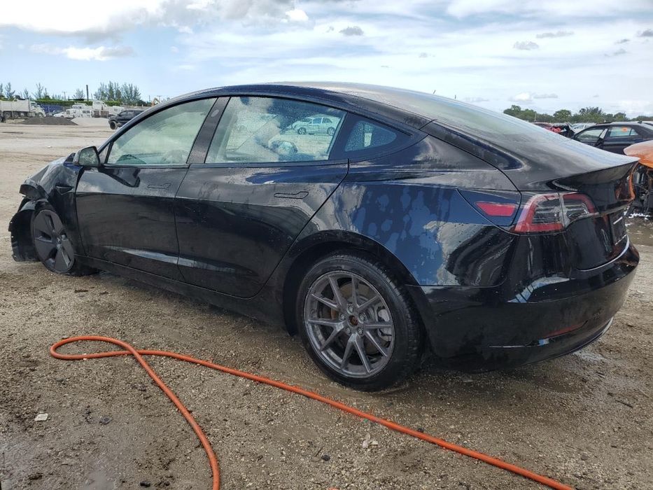Tesla Model 3 RWD, 2022