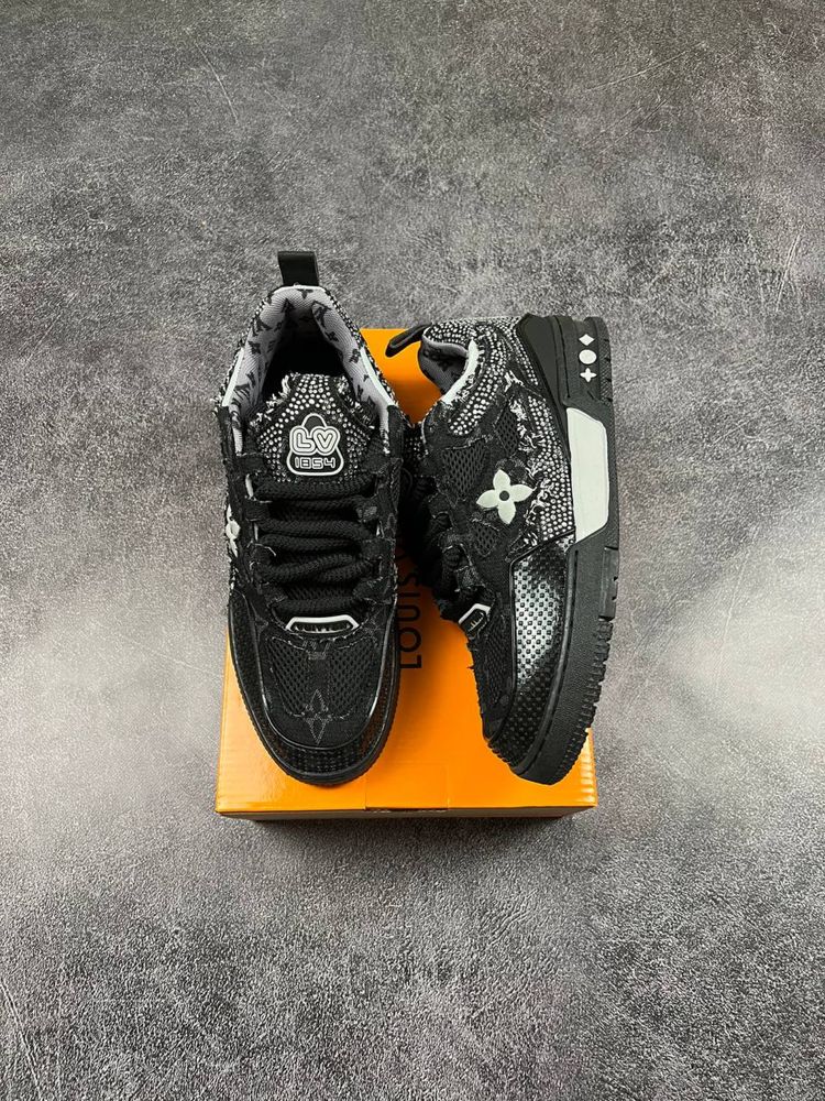 SWAROVSKI‼️Louis Vuitton x Swarovski Skate Sneaker Black,луі сваровскі