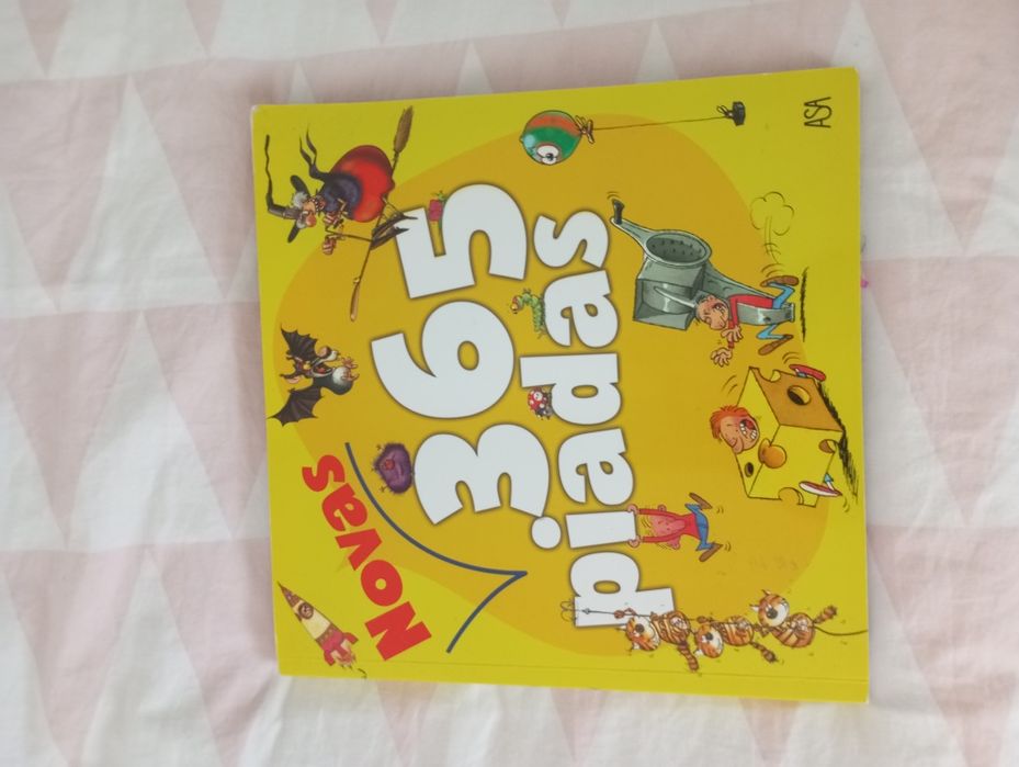 Livro com 365 anedotas