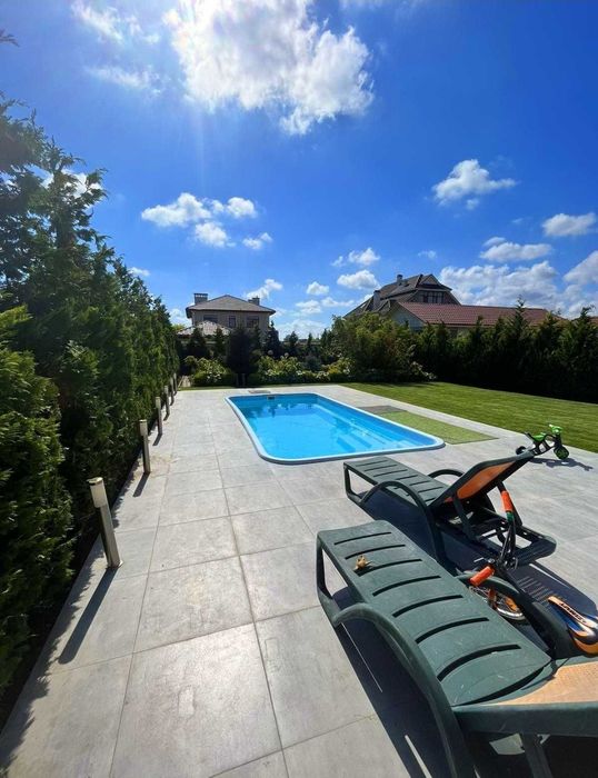 Продажа ДОМА в Совиньоне,  гараж, бассейн, 7.5 сот