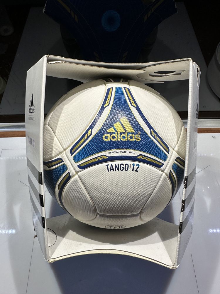 Piłka meczowa Adidas Tango 12 KMŚ OMB karton