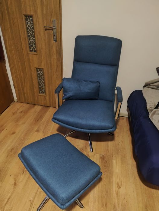 Fotel z podnóżkiem