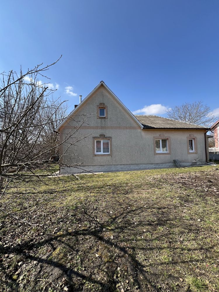_Будинок з ділянкою поруч з містом