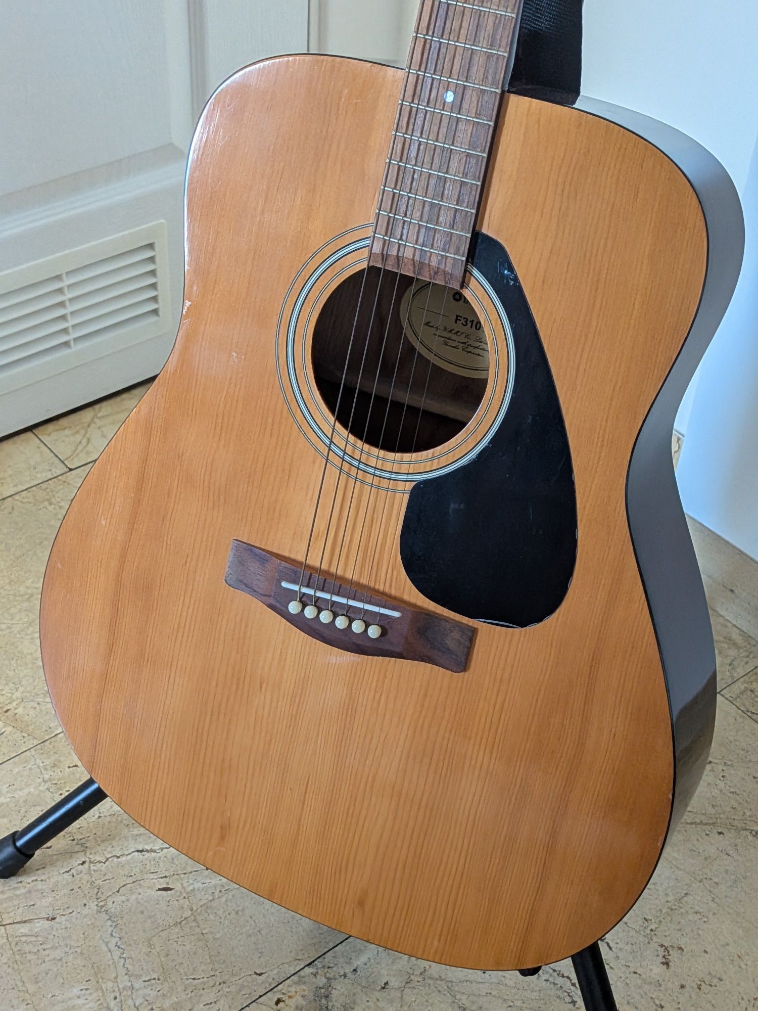 Yamaha F310 gitara akustyczna z pakietem akcesoriów