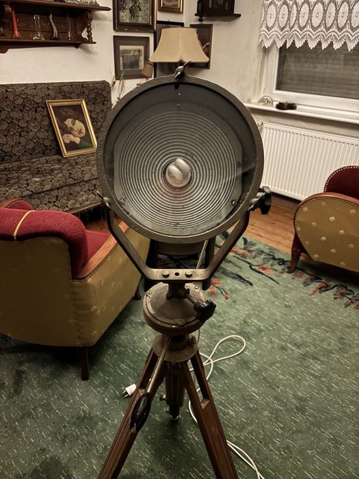 Lampa okrętowa szperacz