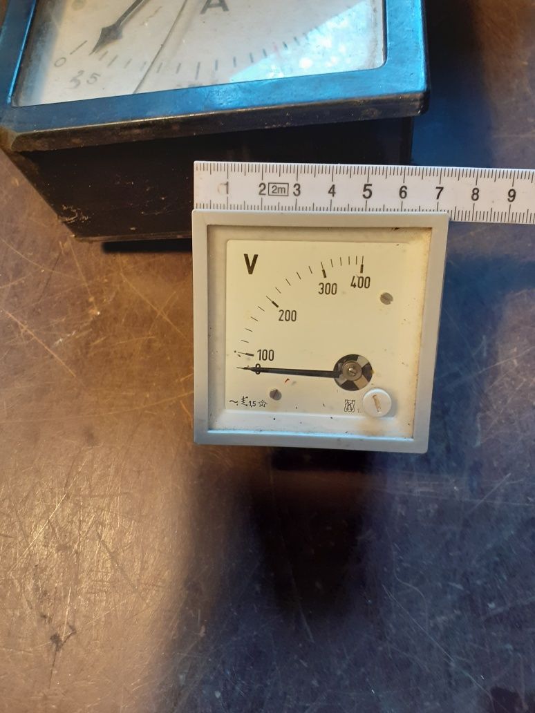 Woltomierz 400V , amperomierz 10 A