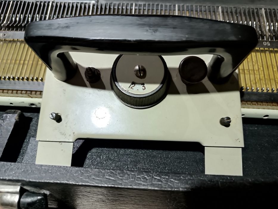 Вязальная машина Нева-2