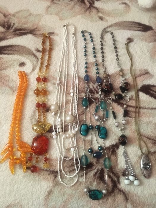 Бусы продам