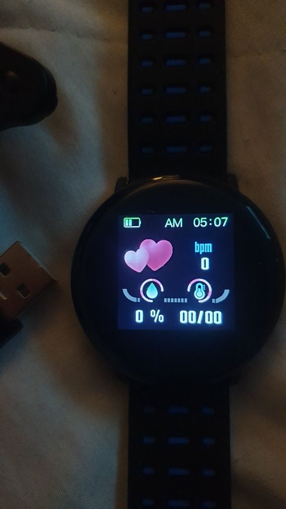 Zegarek smartwatch z ładowarķa