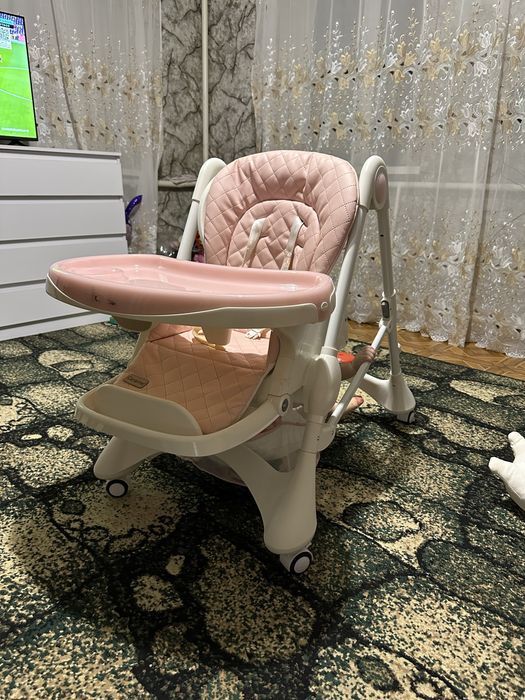 Стільчик для годування
