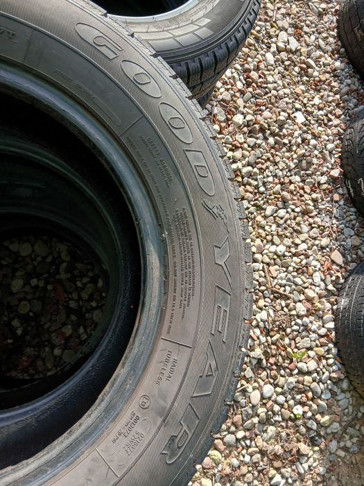 Opona używana 215/65R16C Goodyear Cargo Vector 1szt.