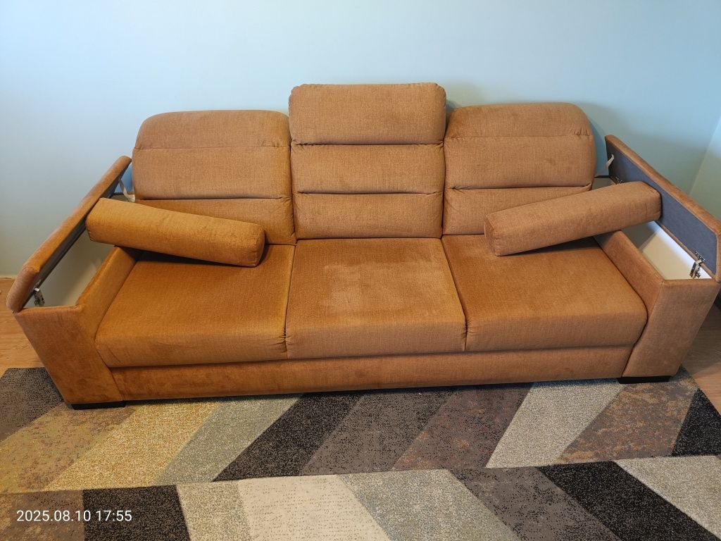 Kanapa sofa z funkcją spania i pojemnikami na pościel w boczkach
