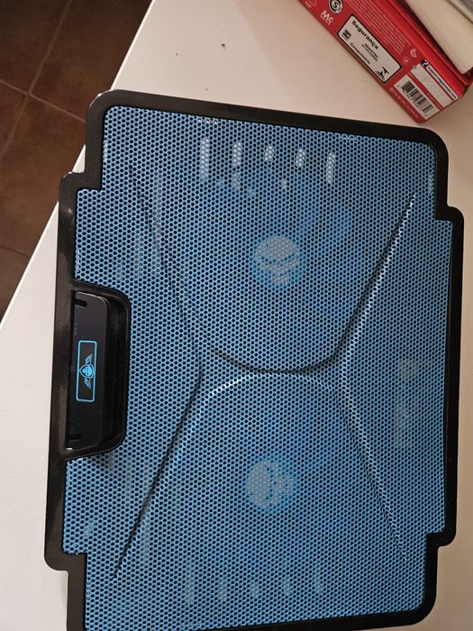 Cooler/suporte portátil