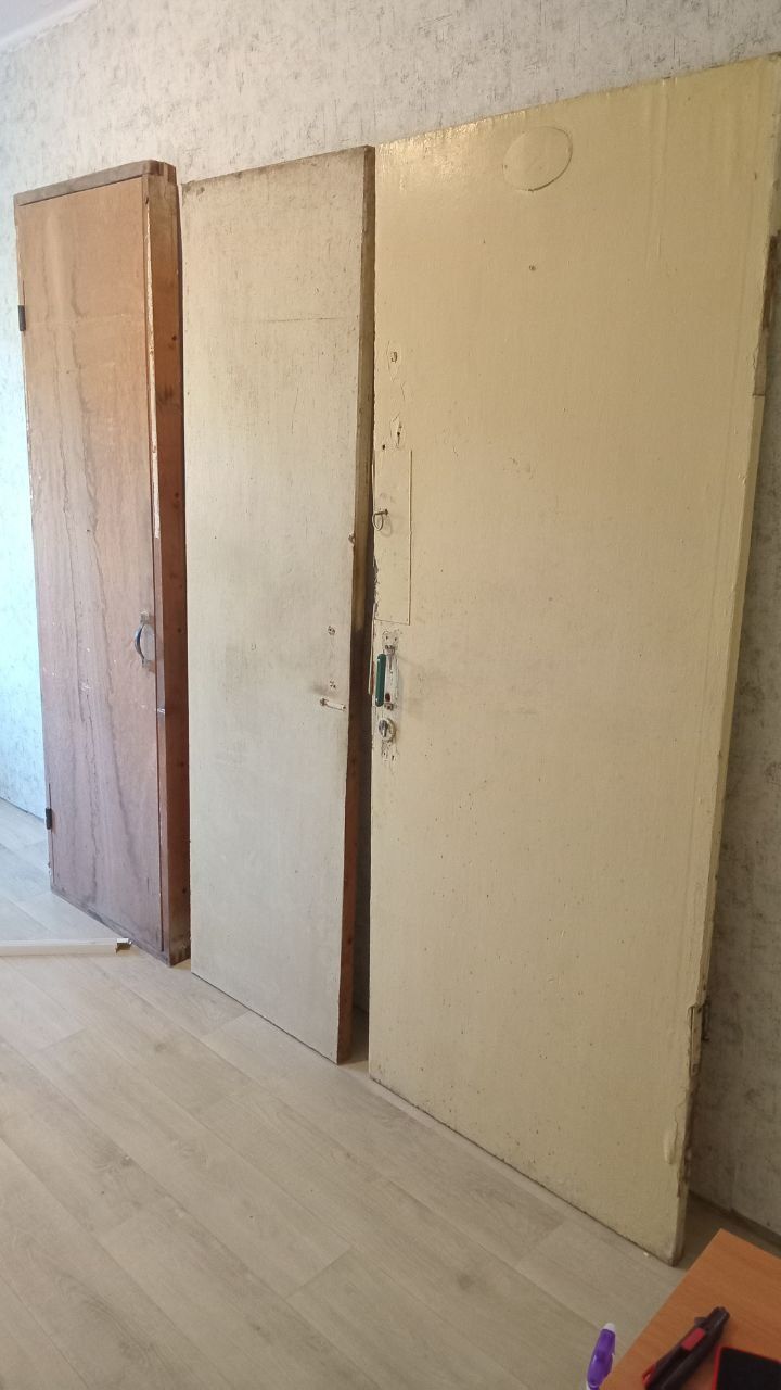 Продам двери б/у