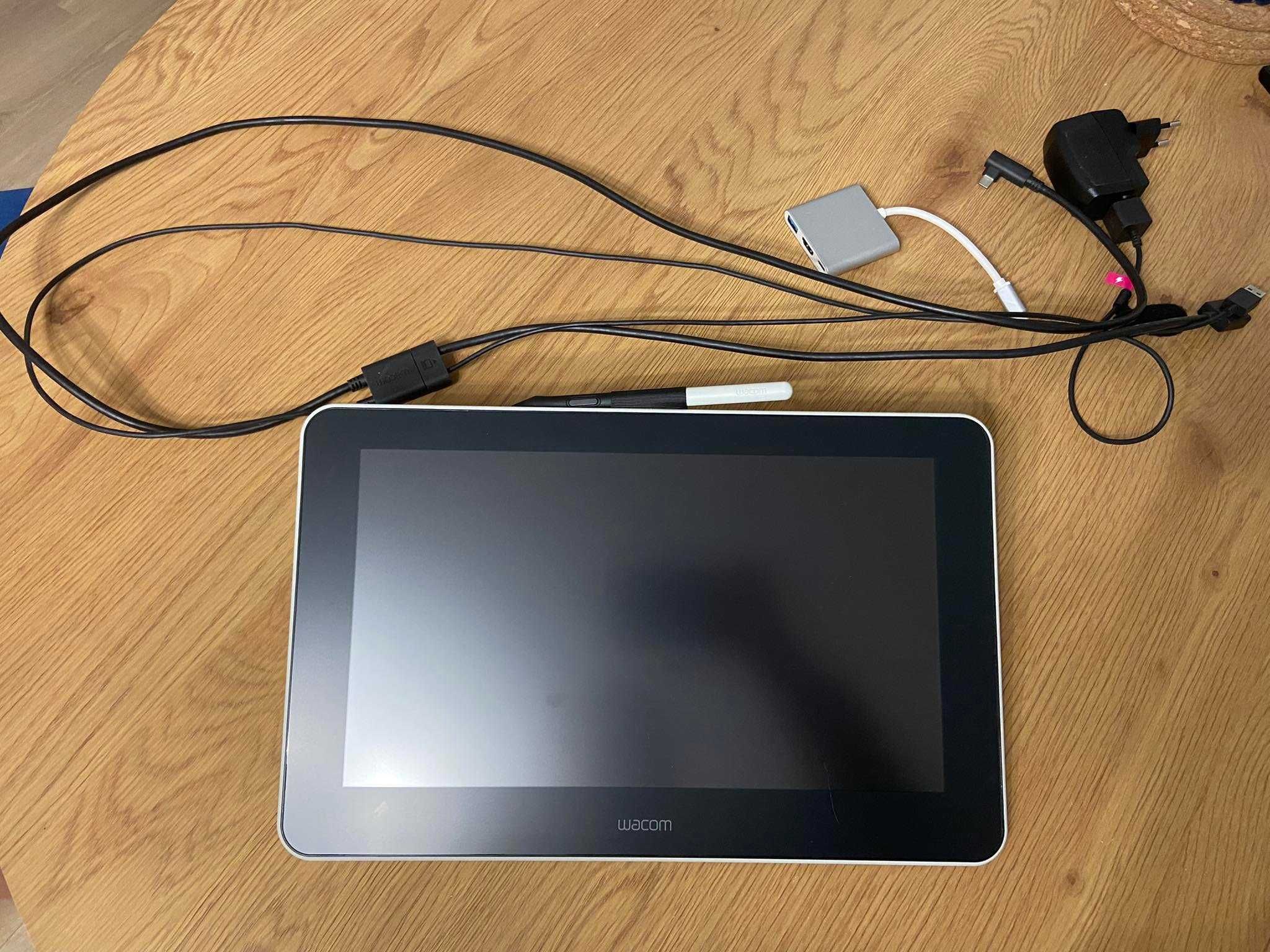 Tablet graficzny Wacom One Display 13 (DTC133) na gwarancji