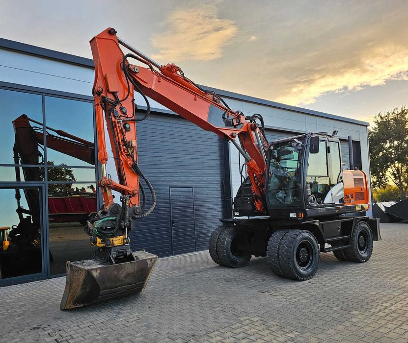HITACHI ZX140W-5 ORYGINAŁ 2016r Rototilt Engcon GPS Leica SVAB
