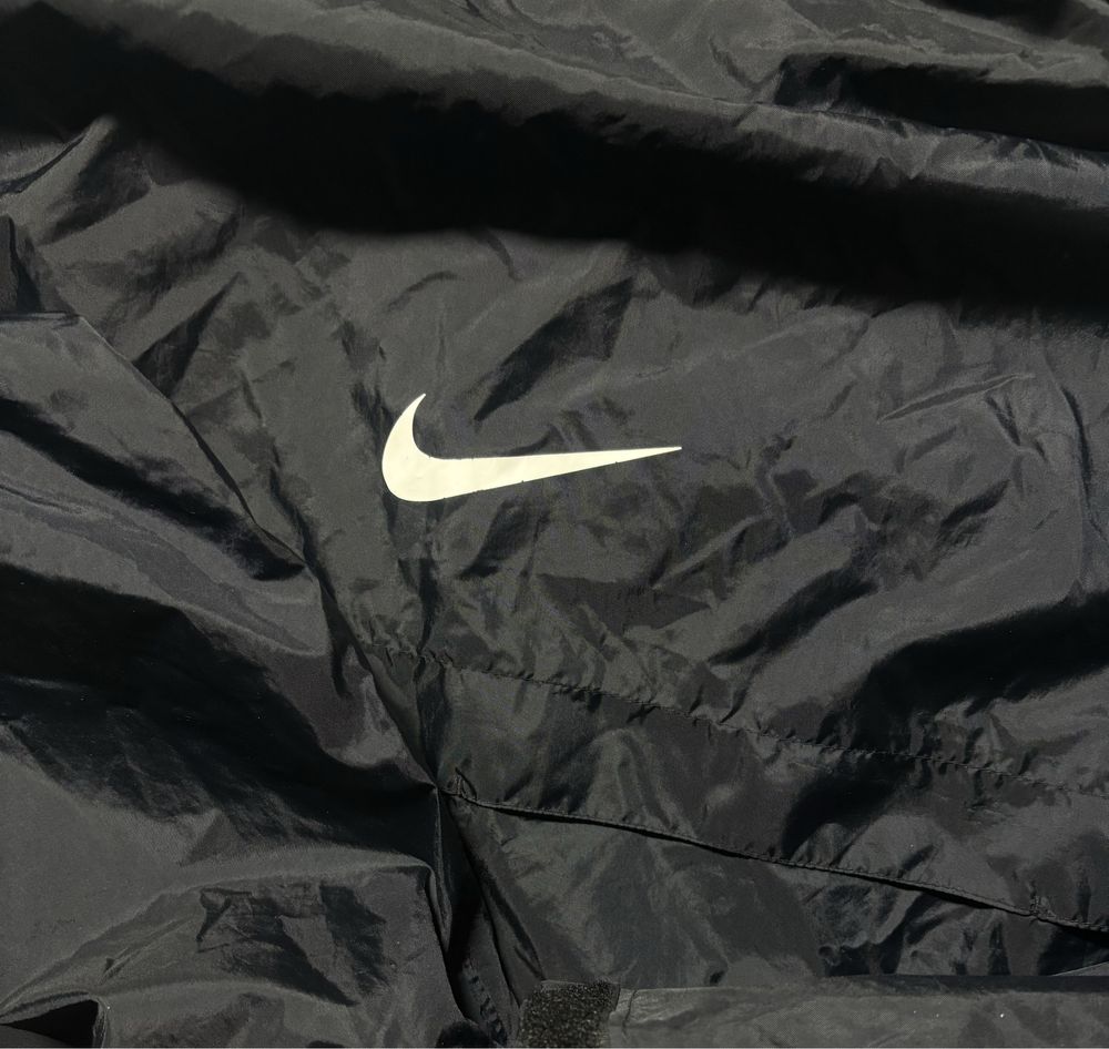 Нейлонова чорнезна мембранка від Nike