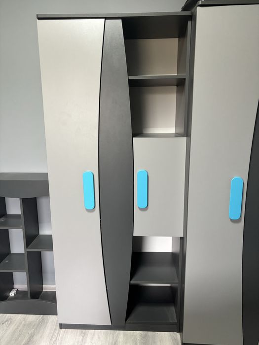 Meble mlodziezowe zestaw - 2 szafy + komoda + szafka wisząca