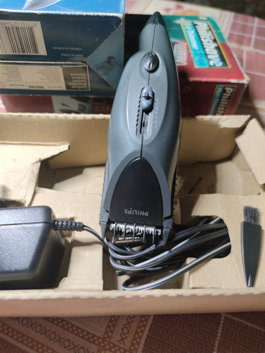 Машинка , триммер для стрижки волос PHILIPS 15 Mains