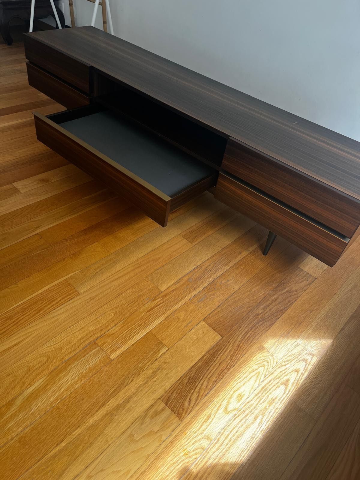 Móvel de TV Laskasas – Modelo Lagos | Minimalismo e Sofisticação