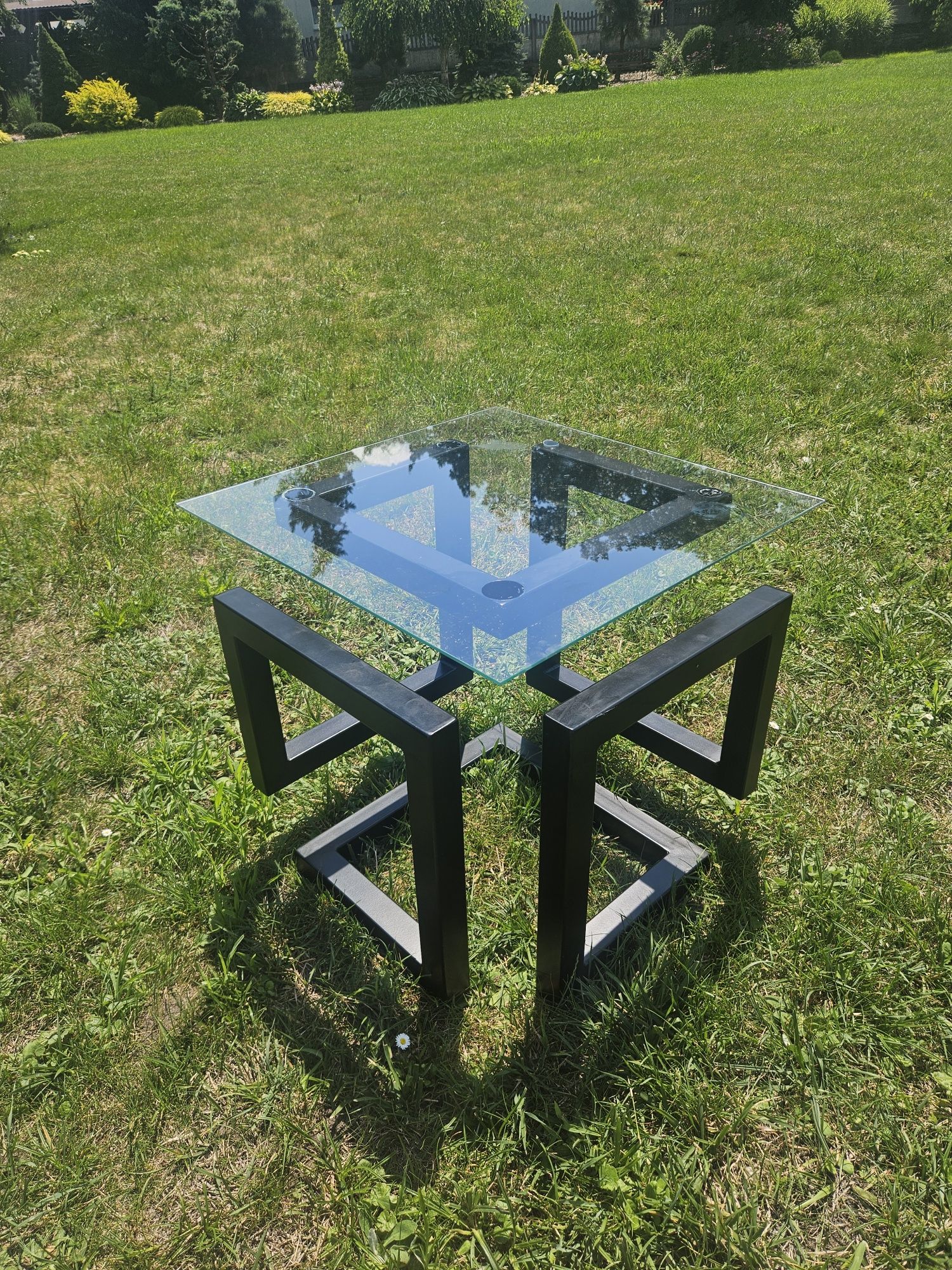 Stolik kawowy w stylu loftowym Infinity cube