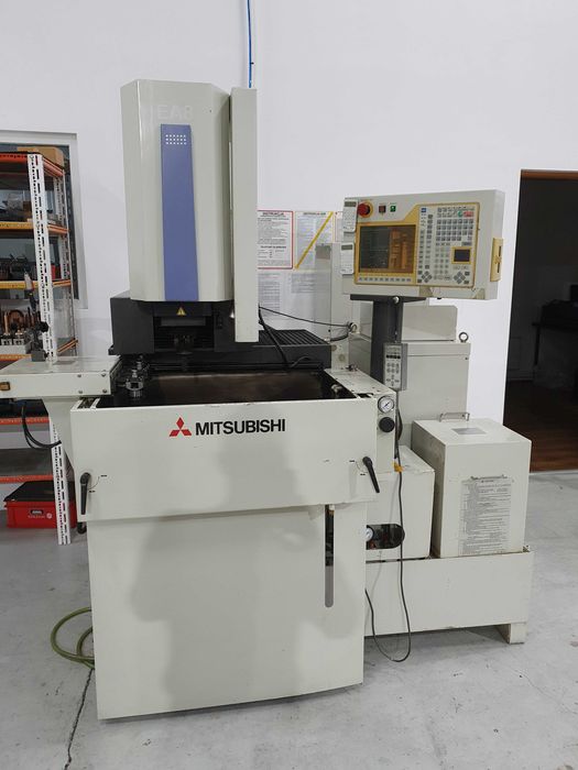 Elektrodrążarka Mitsubishi EA8