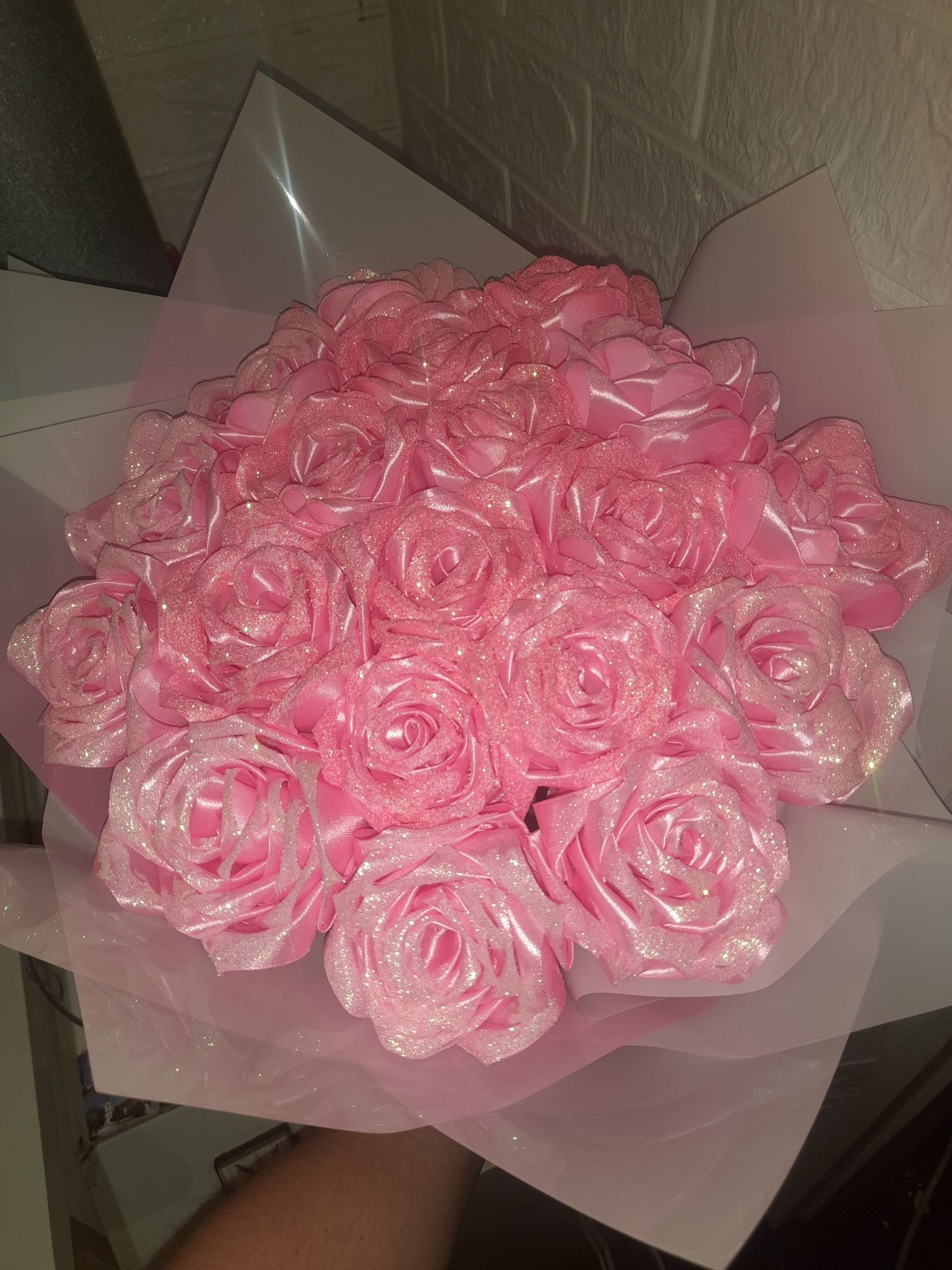Букеты роз ручной работы из атласных лент под заказ. 
Цена одной розы