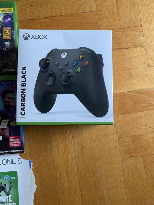 Xbox one S 1 TB, 9/10 gier 2 pady, limitowana edycja