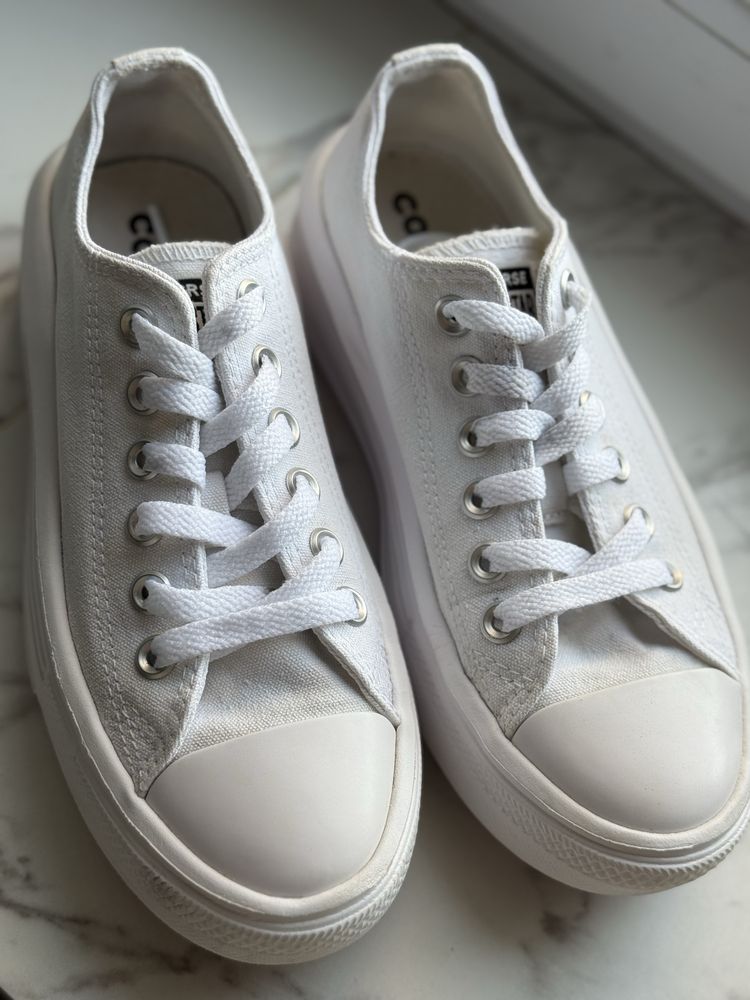 Converse (Chuck Taylor All Star Move Platform)