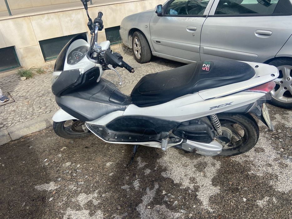 Scooter económica e pronta a andar