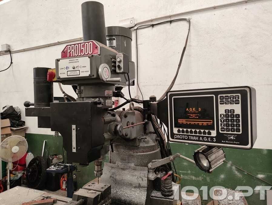 Frezadora CNC  3 Eixos