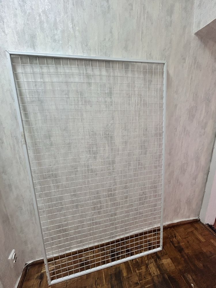 Продамо стійки сітки