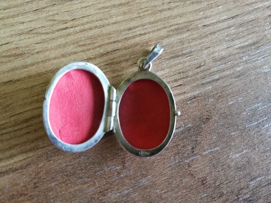 zawieszka srebrna sekretnik