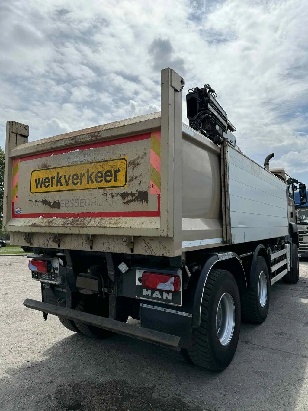 MAN TGS 33 6X6  MAN TGS 33.400/ Żuraw załadowczy Hiab/ Napęd 6x6/ 2 stronny kiper