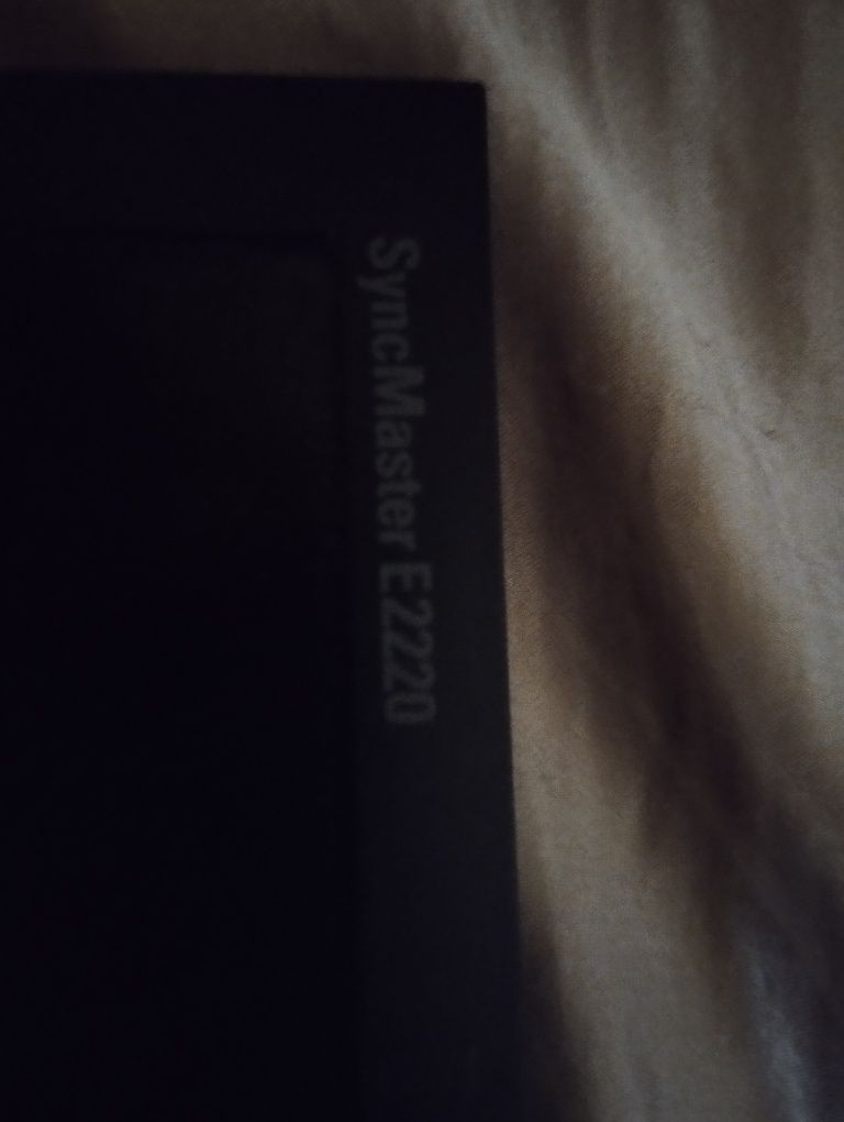 Монитор Samsung SyncMaster E2220 (22")