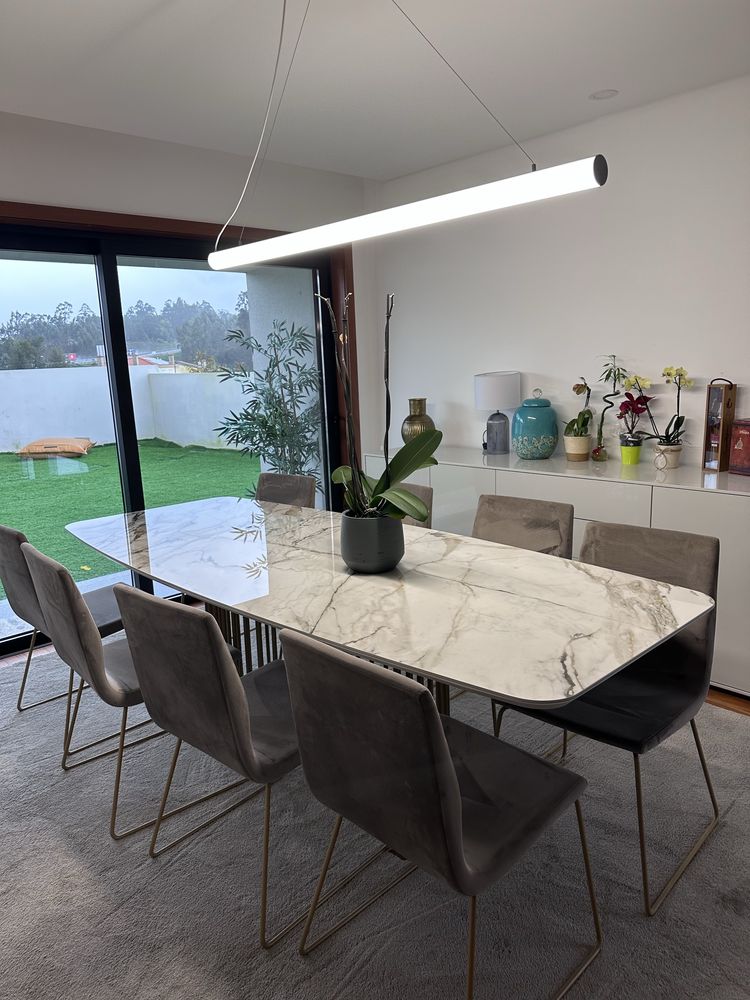 Mesa de jantar em pedra, 8 lugares + 8 cadeiras, madeira lacada