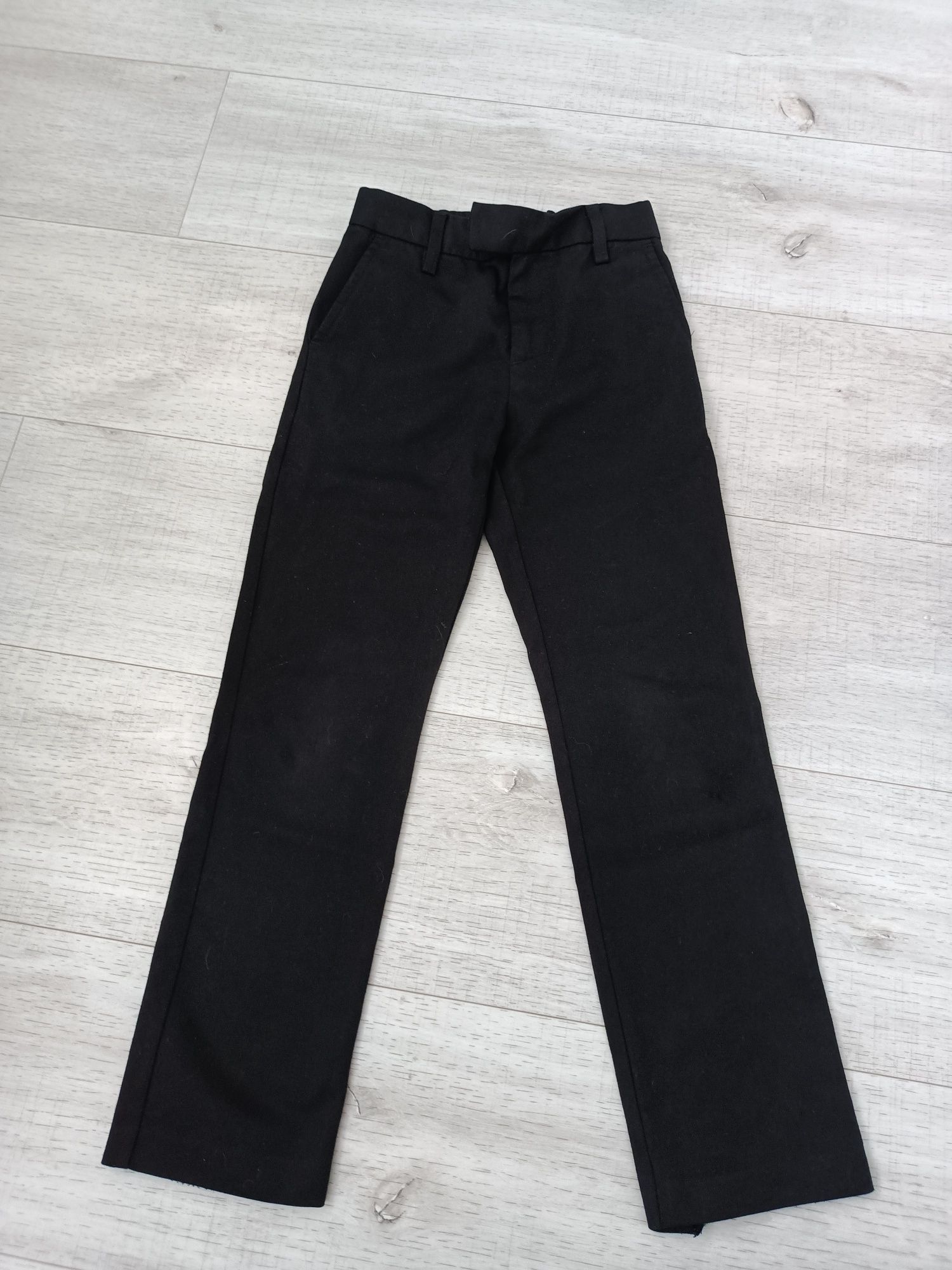 Spodnie dżinsy dresy r.122-128