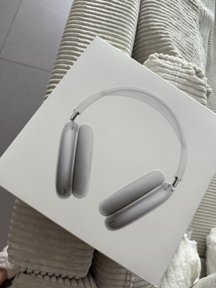 airpods max with smart case model a2096