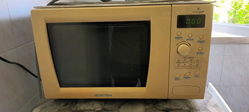 Super preço! Sommier+colchão/frigorífico/microondas