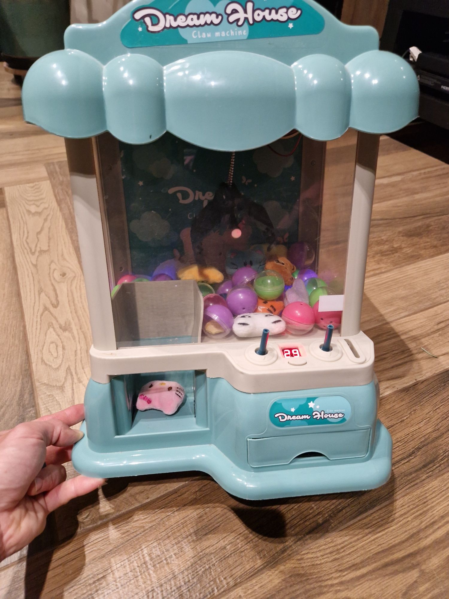 Claw machine zabawka automat do wyciągania.