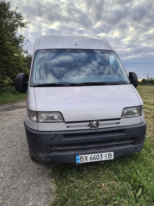 Пежо боксер вантажний бус