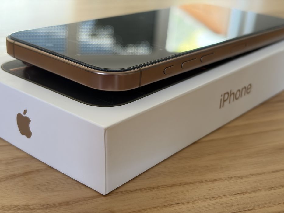 iPhonie 16 Pro Max 256GB desert titanium + ETUI