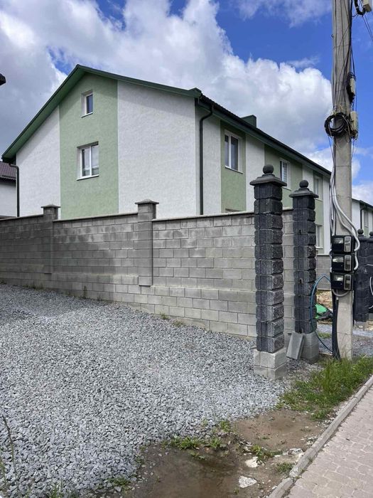 Кутовий котедж з міськими мережами