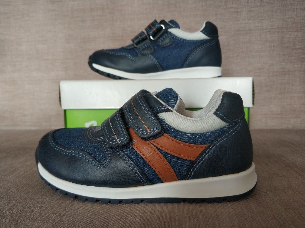 PÓŁBUTY chłopięce 'Bobbi Shoes' (rozm. 24, stan: BDB+)
