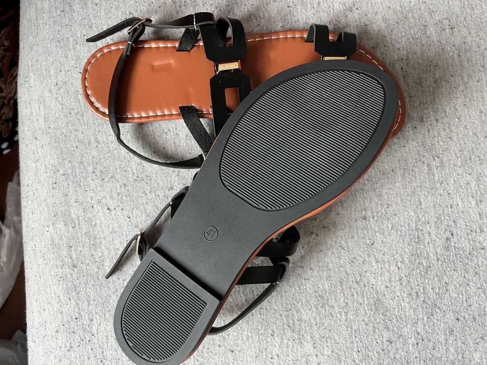 Nowe czarne damskie sandaly