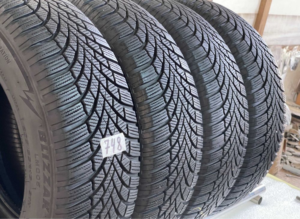 Автошини колеса резина 205/55 R16 Bridgestone Blizzak 2021 рік зимові