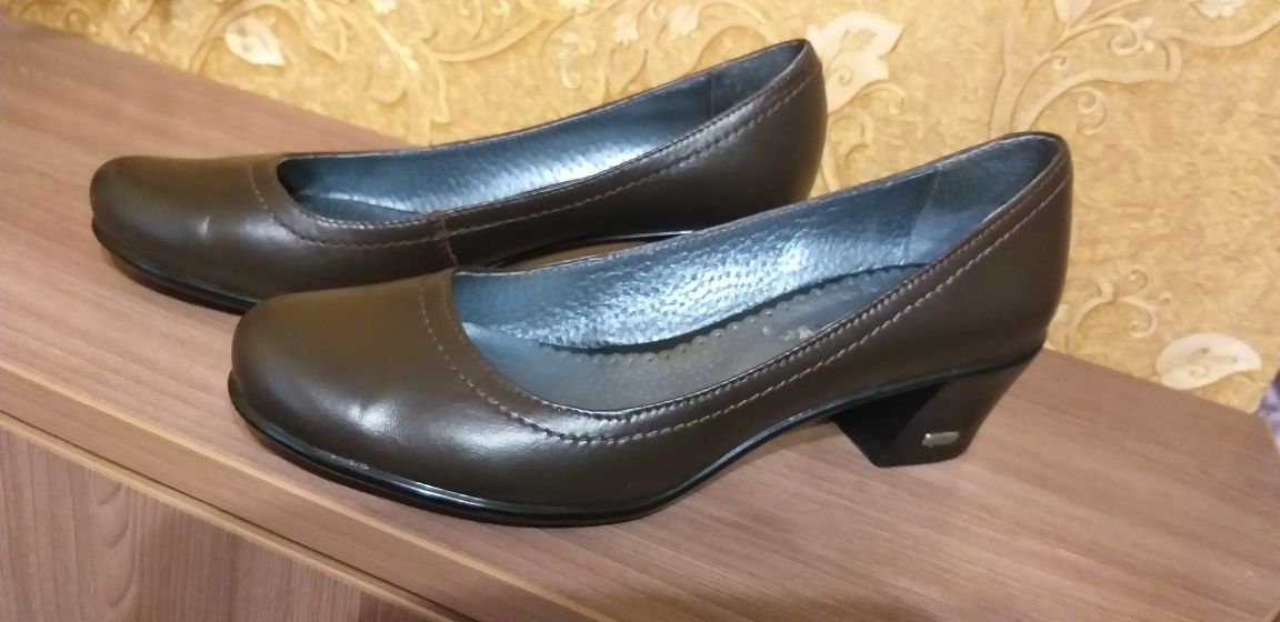 Продам  туфли женские новые кожаные р.39