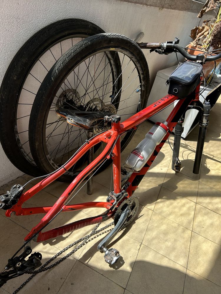 Bicicleta Rava cycle usada em bom estado apenas desmontada.